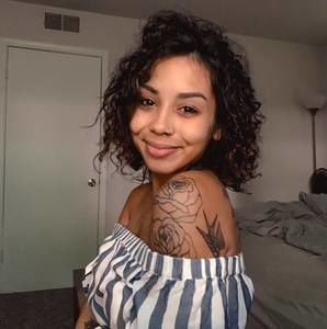 Meet your Posher, Raegan